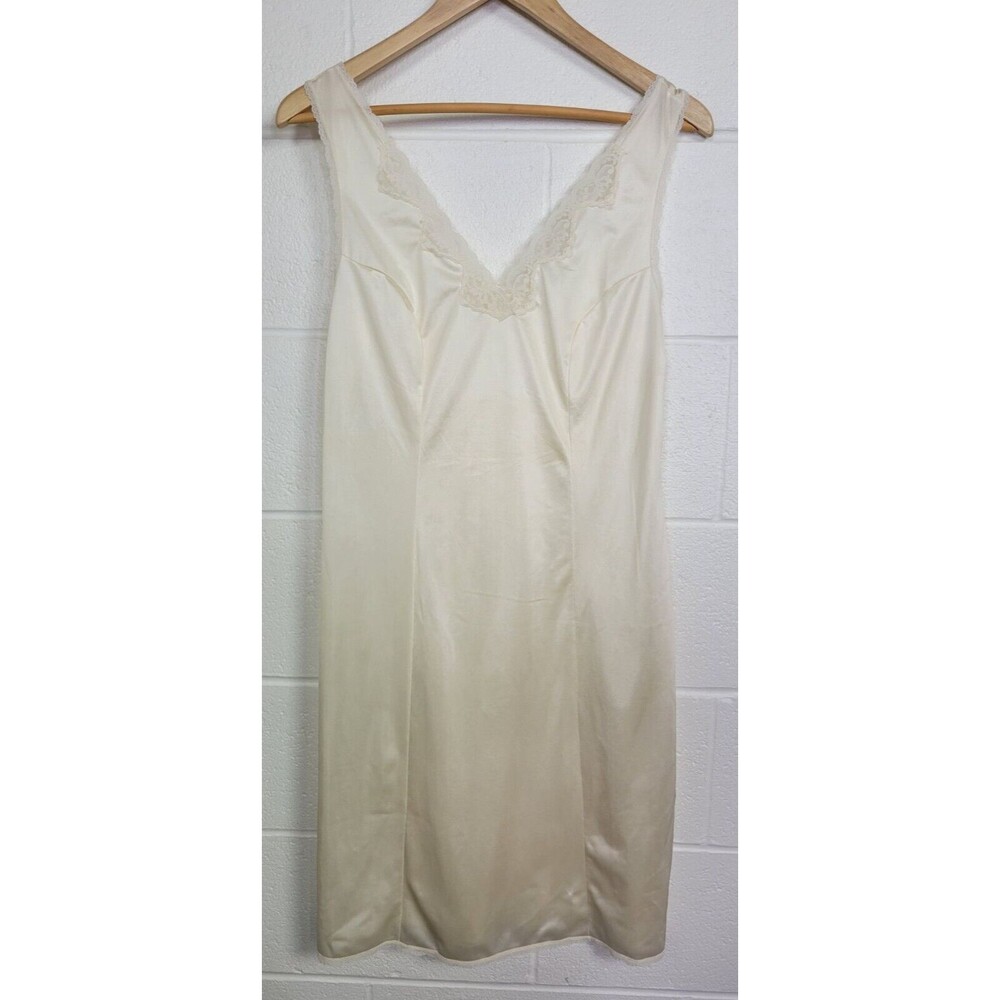Vintage Sliperfection Nylon Antron III Slip Chemise Ivory w Lace Sz 36‎
